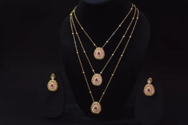 Gold_Brass_Necklace_Set_For_Women